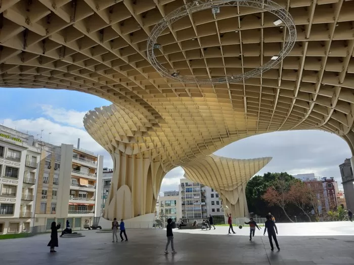 M spain واحد من أشهر المباني في العالم